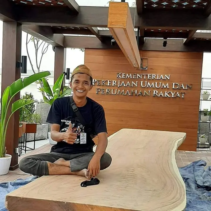 Meja Makan Solid - Meja Kafe Trembesi-  Meja Kayu Alami,- Meja Dining Table Panjang