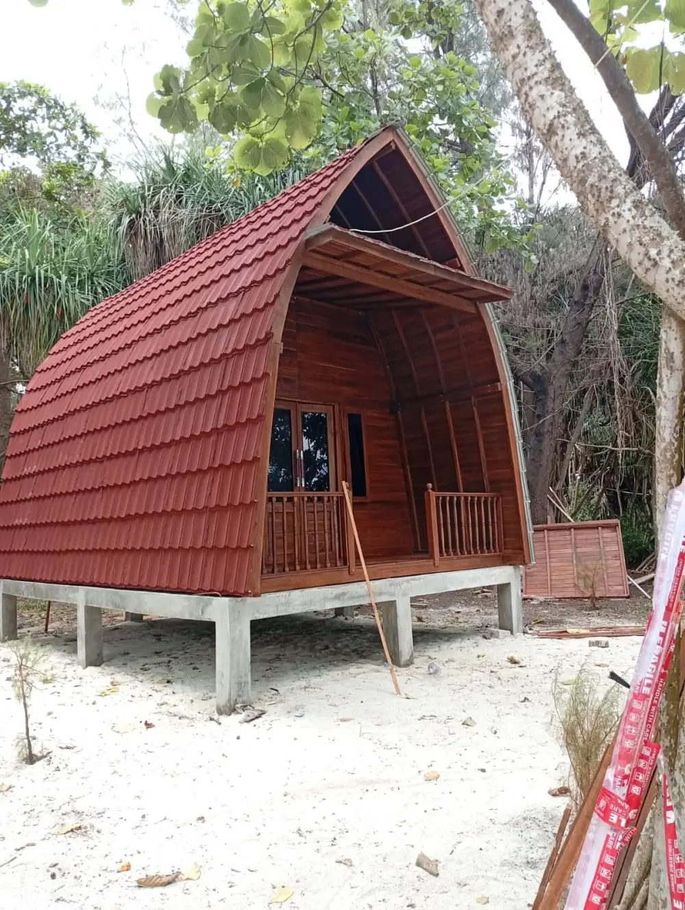Rumah Kayu Lumbung Jati Minimalis