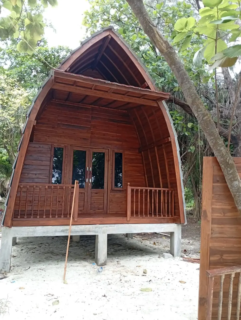Rumah Kayu Lumbung Jati Minimalis