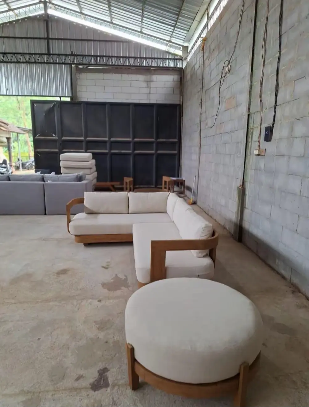 Sofa Sudut Minimalis L Kayu Jati Solid + Ottoman Puff – Sofa L Scandinavian Modern Ruang Tamu Premium