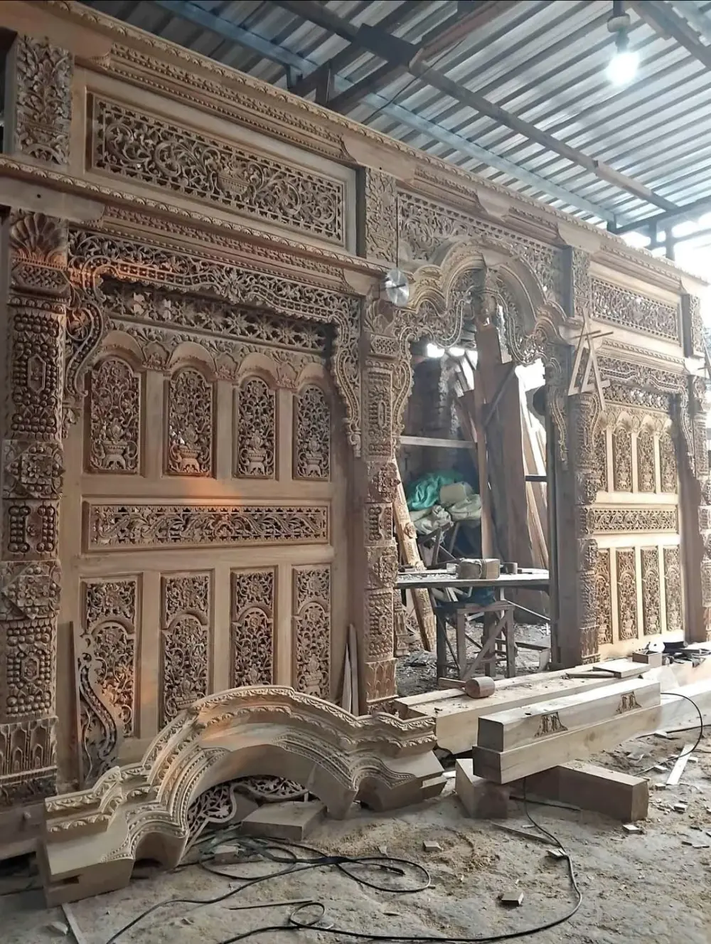 Pintu Gebyok Ukiran Jawa Kayu Jati Asli – Gebyok Jepara Full Ukir Klasik Mewah Pintu Rumah Joglo