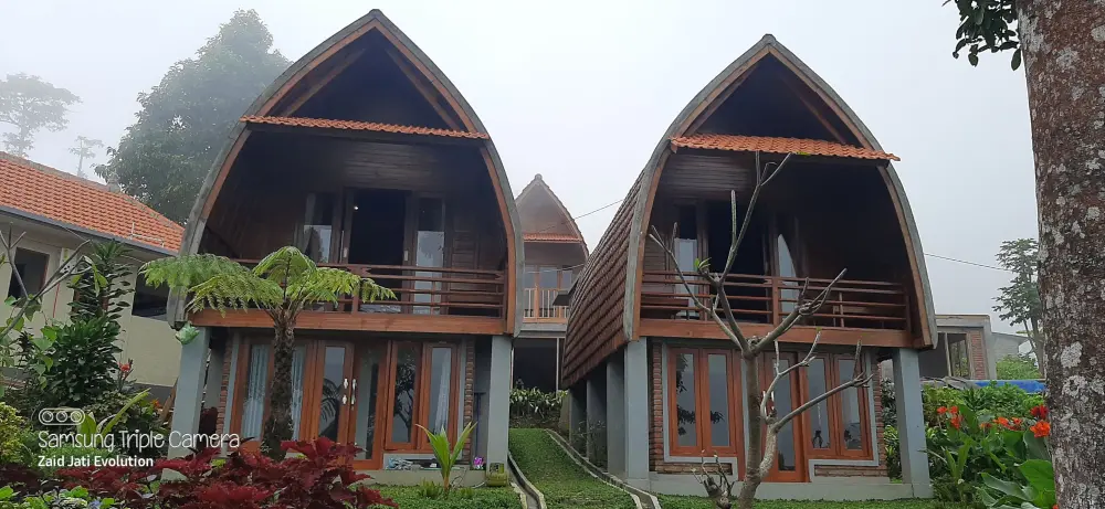 Rumah Panggung Jati Minimalis - Bungalow