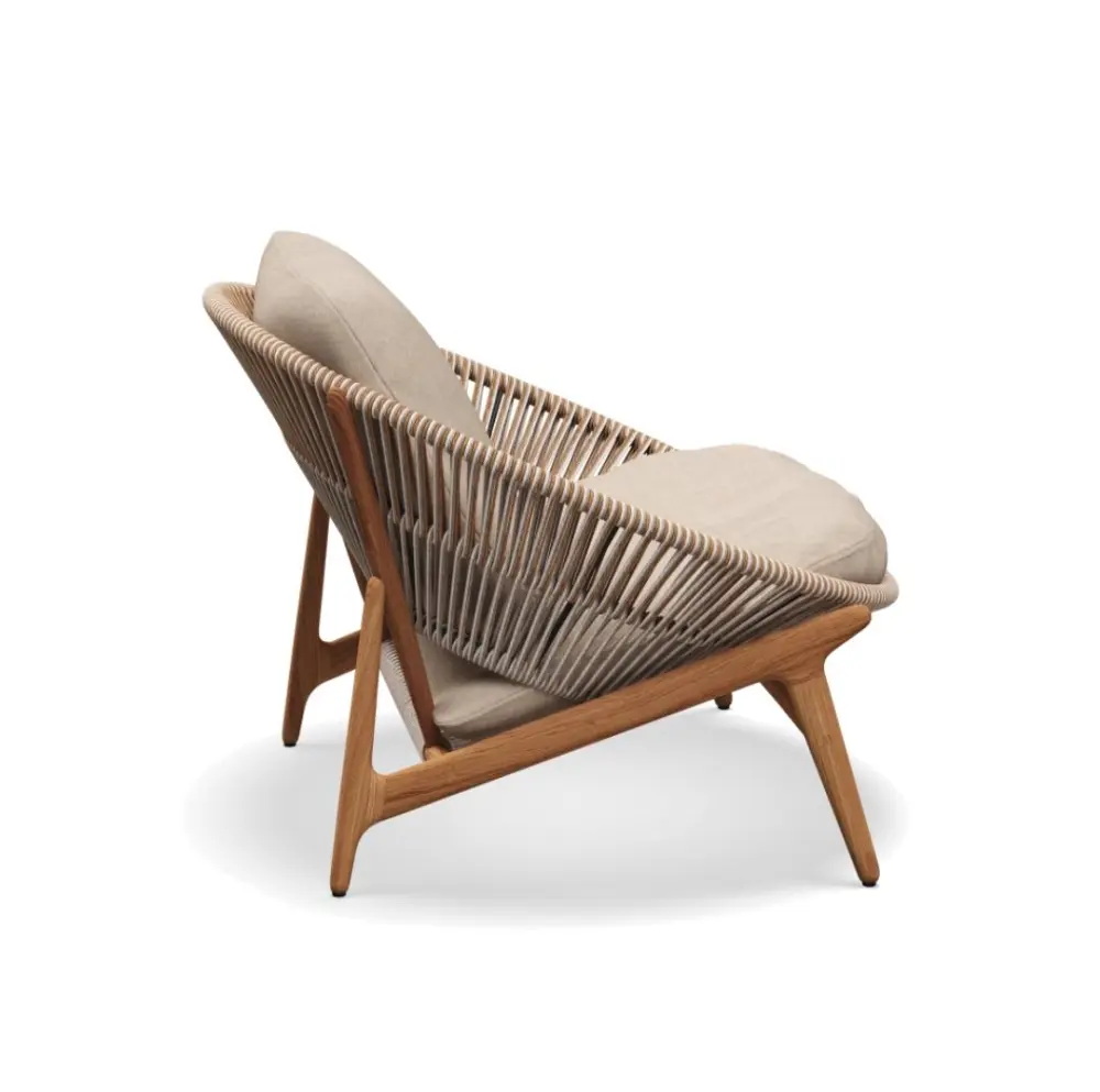 KURSI SANTAI MINIMALIS ROTAN MODERN – KAYU SOLID PREMIUM ESTETIK