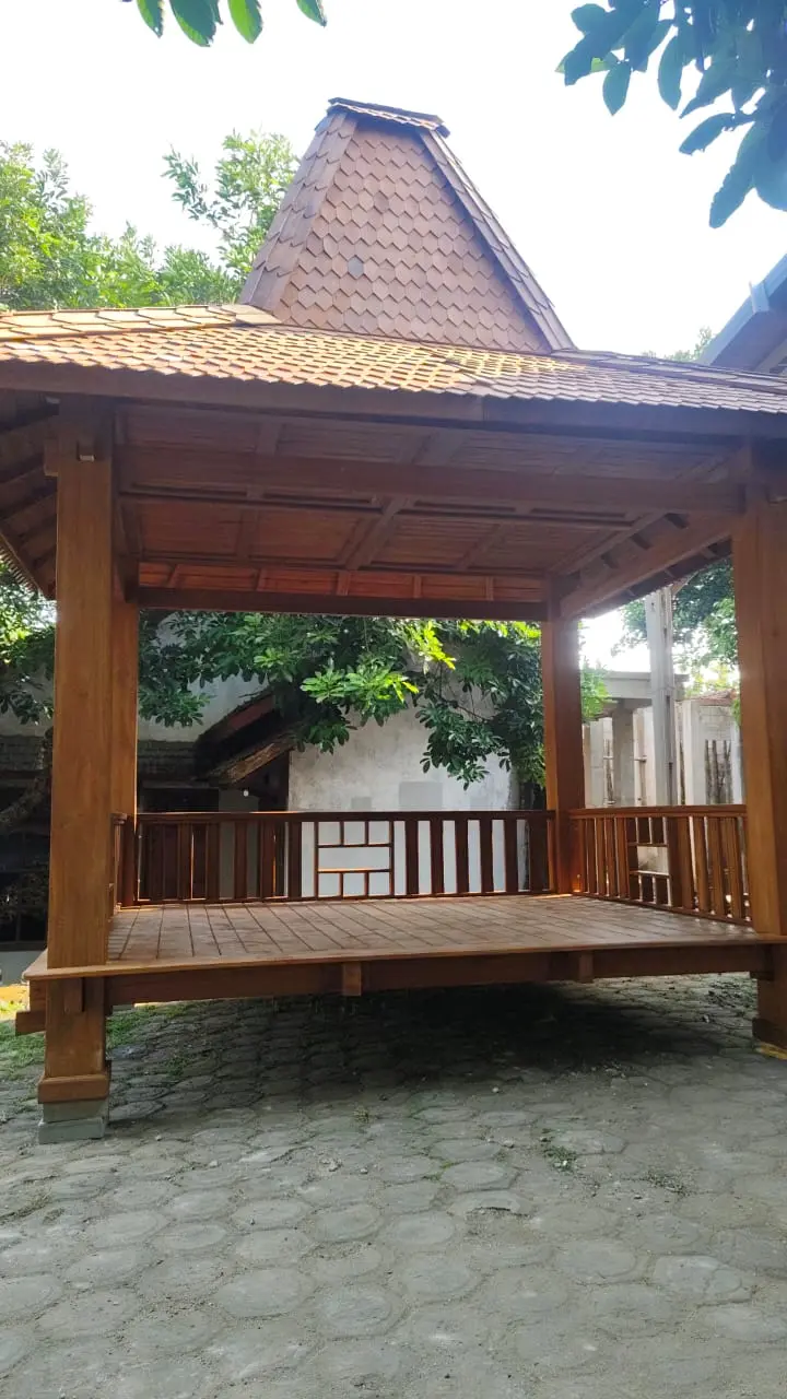 GAZEBO KAYU JATI UKIRAN MINIMALIS – GAZEBO TAMAN PREMIUM NATURAL ELEGAN