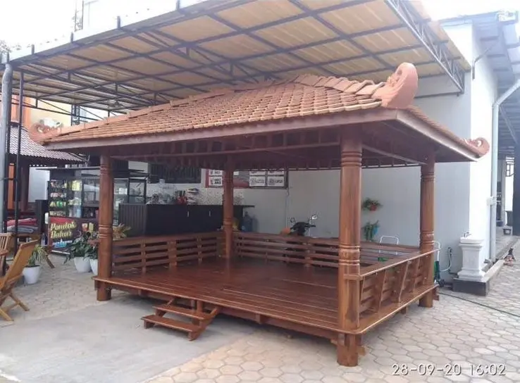 Gazebo Kayu Jati Minimalis Limasan – Elegan & Kokoh untuk Taman dan Teras