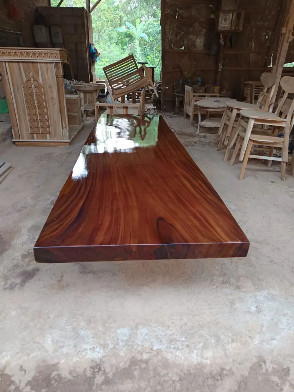 Top Meja Trembesi Utuh (Solid Wood Slab) 300 cm x 300 cm