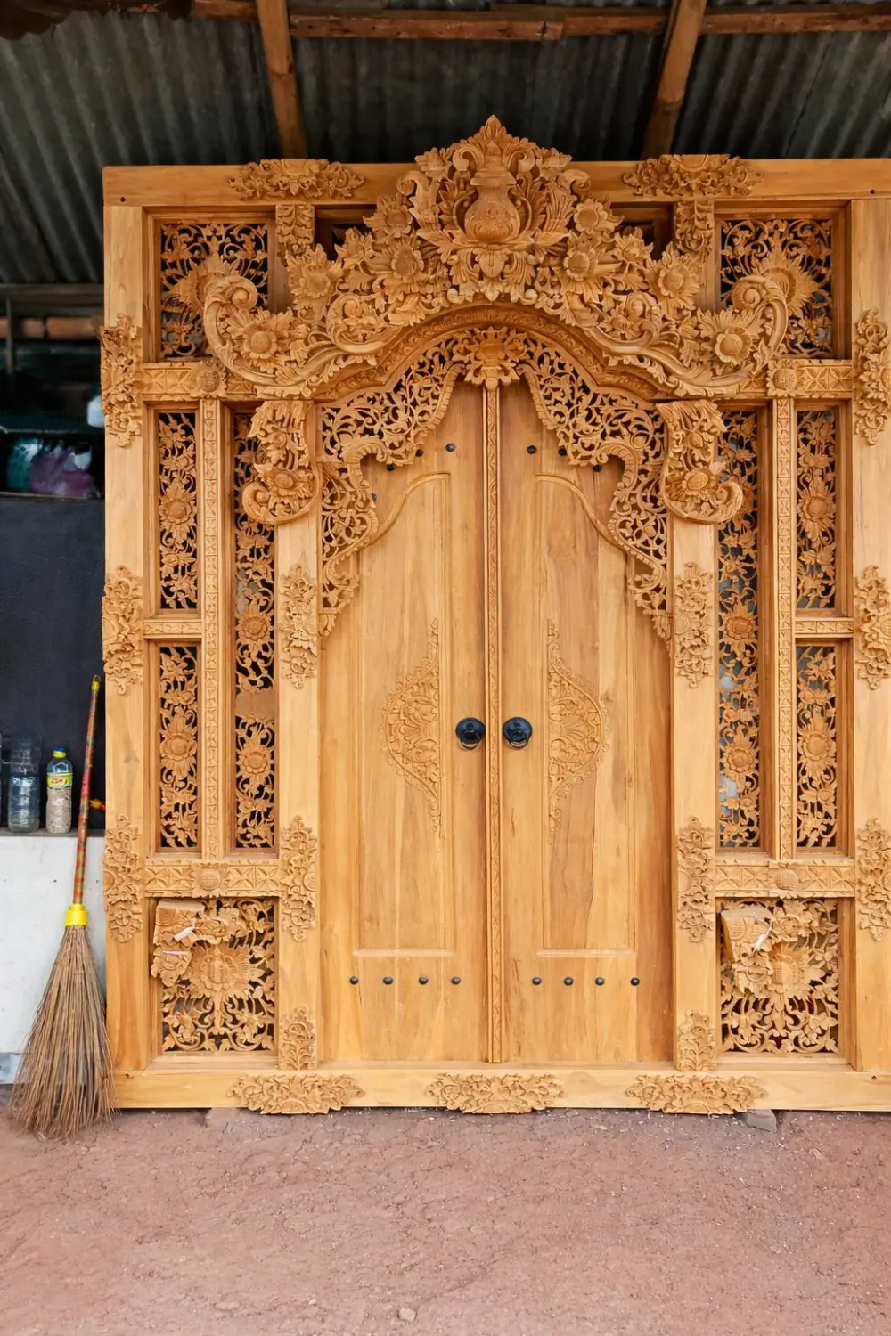 GEBYOK PINTU UKIR MOTIF BALI – KAYU JATI ASLI | KESAN MEWAH & ETNIK ELEGAN