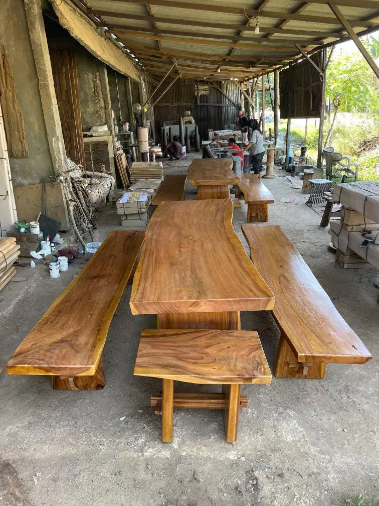 Produk Meja Makan Trembesi Set (2 Bangku + 2 Kursi Stool)