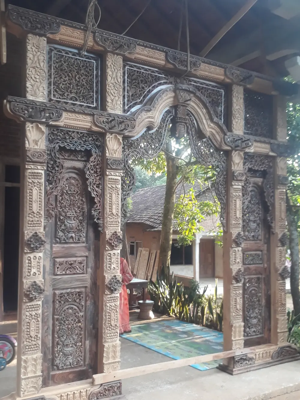 Pintu Gebyok Ukiran Klasik Jawa – Ukuran 300 x 270 cm (Non Finishing) Pintu Gebyok / Gebyok Ukir
