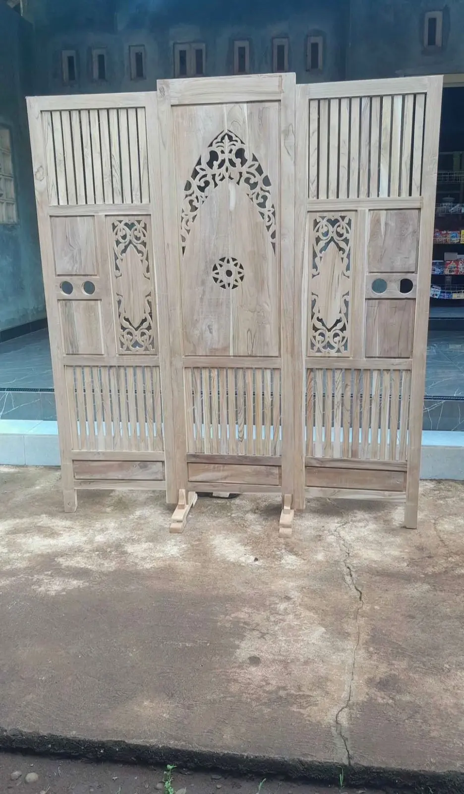 Sketsel Jati Minimalis Ukiran Natural (Room Divider Kayu Solid)