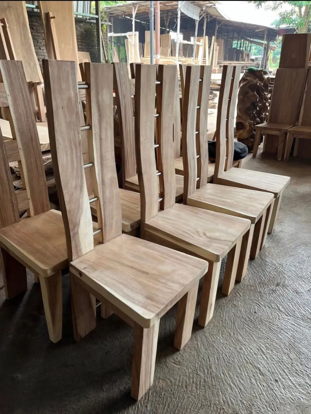 Meja Makan Kayu Solid Premium (Set Meja + Kursi)