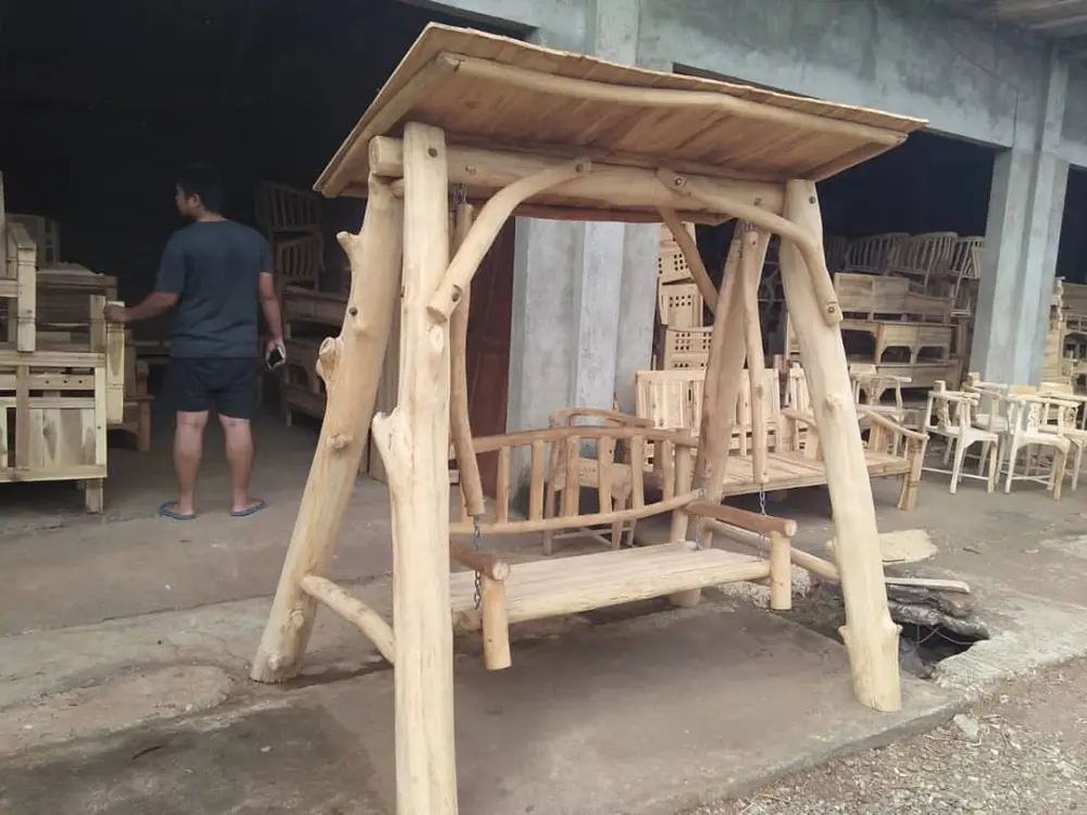 Ayunan Taman Kayu Jati Solid – Dudukan 150 cm (Model Minimalis Atap Kanopi)