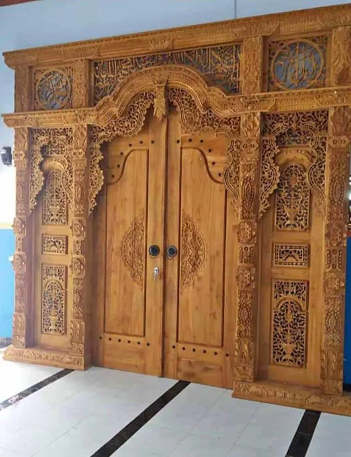 PINTU GAPURO GEBYOK UKIR JEPARA – KAYU JATI SOLID PREMIUM