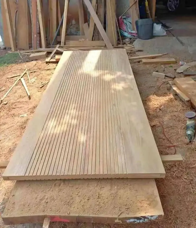 Pintu & Kusen Jati Minimalis: Perpaduan Elegan Ukiran untuk Hunian Anda - Desain Minimalis dan Ukiran Halus pada Pintu dan Kusen Jati