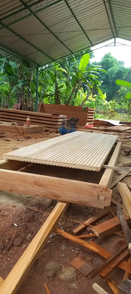 Pintu & Kusen Jati Minimalis: Perpaduan Elegan Ukiran untuk Hunian Anda - Desain Minimalis dan Ukiran Halus pada Pintu dan Kusen Jati