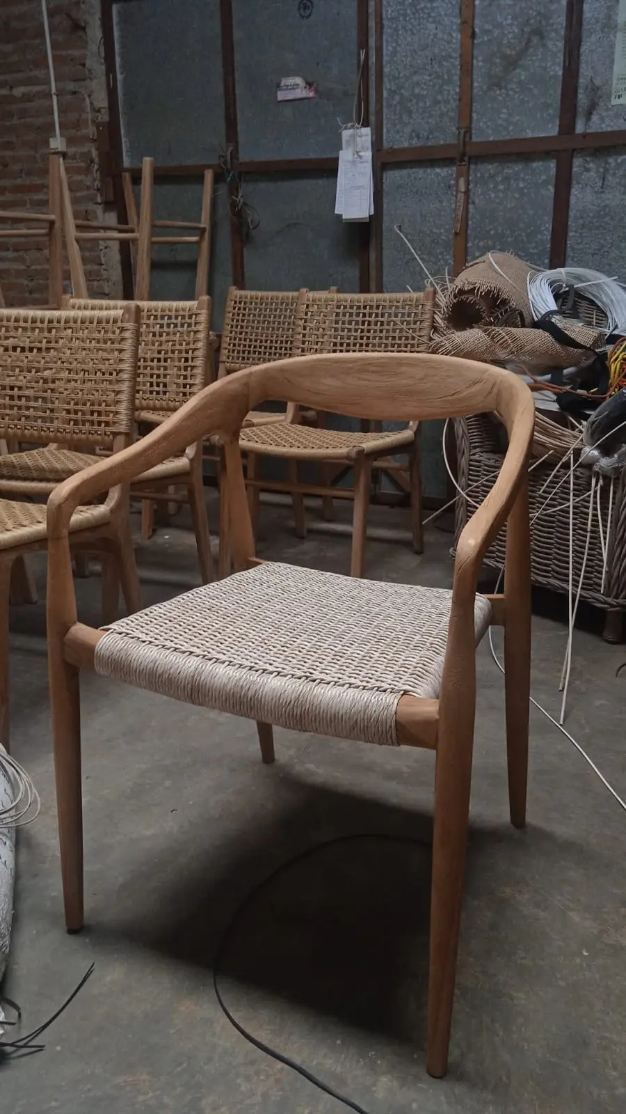 Kursi Rotan Sintetis Premium – Elegan, Nyaman & Tahan Cuaca