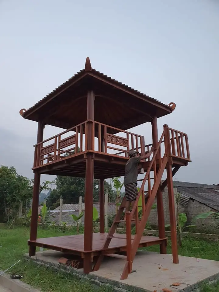 Gazebo Jati Mewah 2 Lantai: Sentuhan Estetika Tradisional