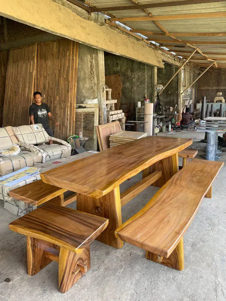 Produk Meja Makan Trembesi Set (2 Bangku + 2 Kursi Stool)