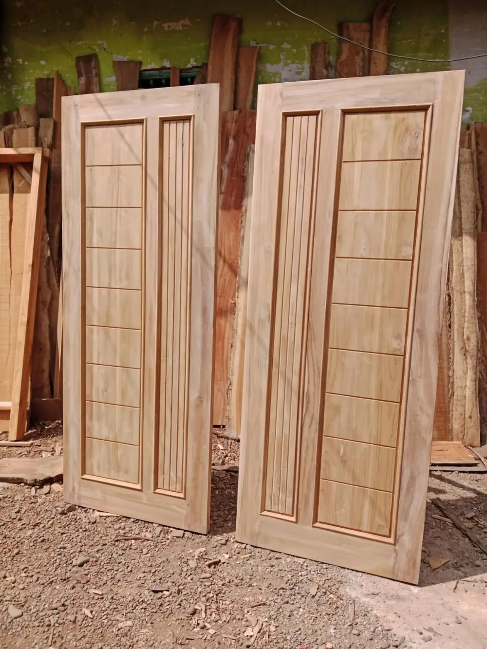 DAUN PINTU KUPU TARUNG MINIMALIS KAYU JATI – ELEGAN & KOKOH