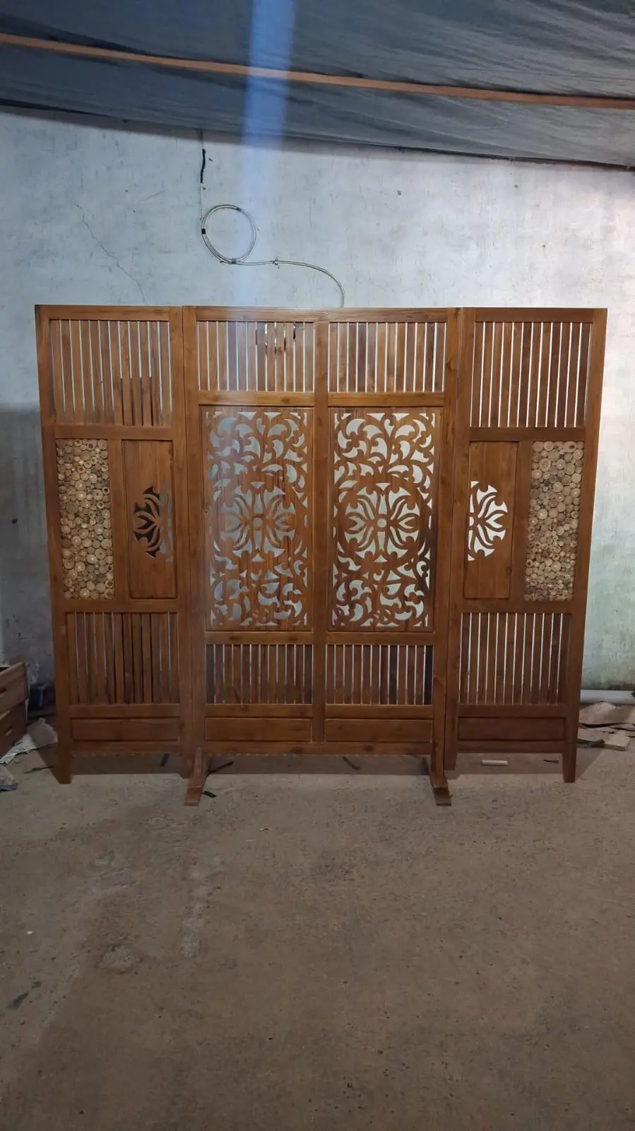 Sketsel Jati Minimalis Ukiran Natural (Room Divider Kayu Solid)