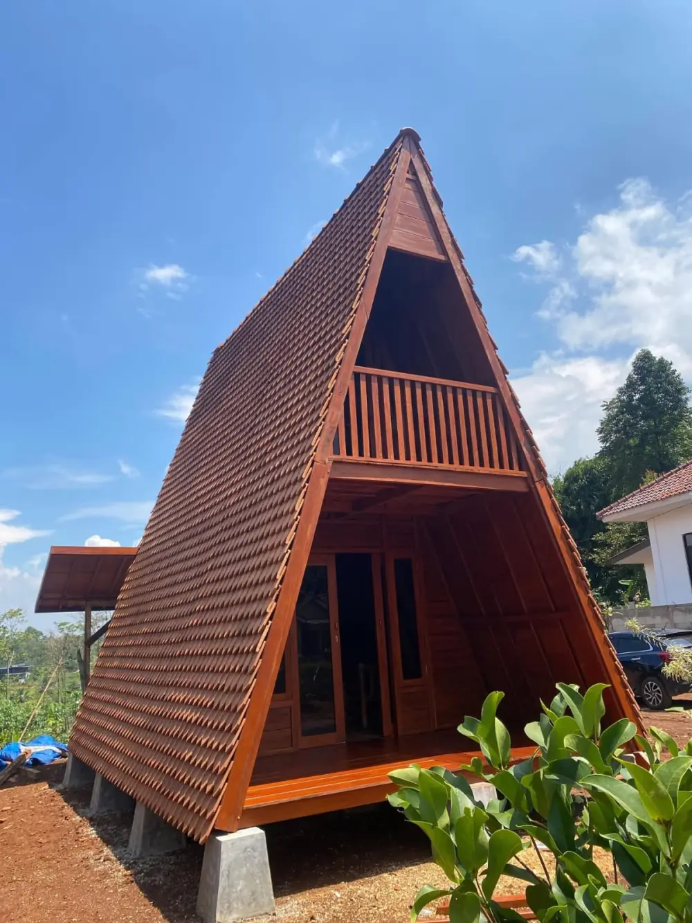 Rumah Lumbung Jati atau Bungalow Model Triangle